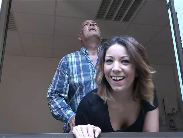 Vorschau aus Anal: Der Vermieter fickt mich vor meinem Freund heimlich in den Arsch!!